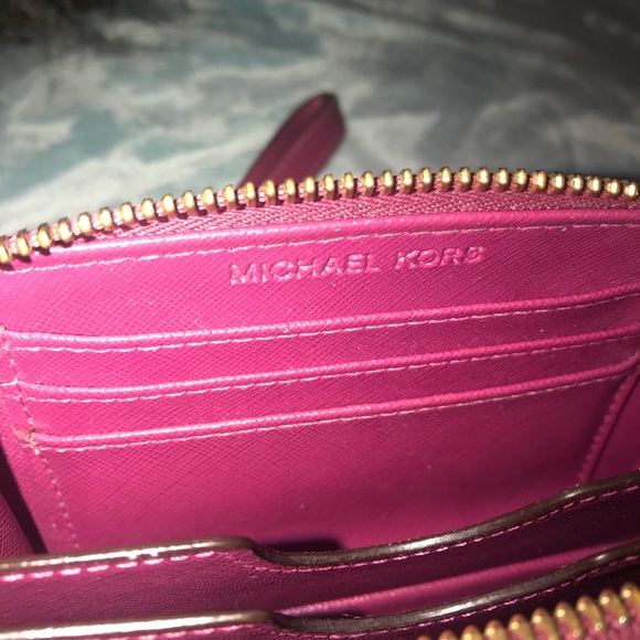 MICAEL KORS dark magenta wallet - Picture 3 of 4